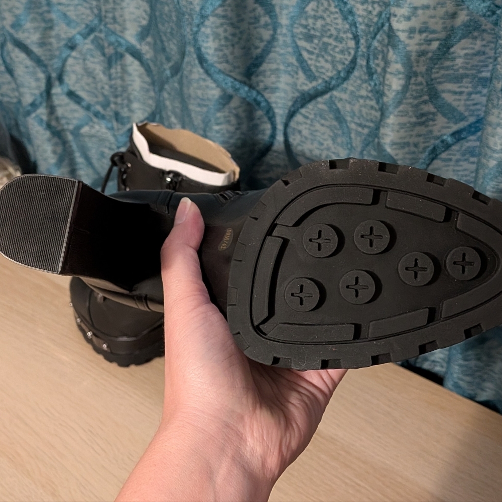 NEW Jessica Simpson Irella Black Leather Studded Combat Boots Sz 10 In Box - Picture 5 of 8